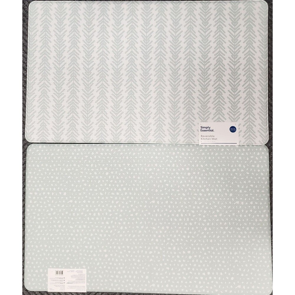 REVERSIBLE FLOOR PVC MAT (18"x30") GREEN & WHITE ARROWS & DOTS, Simply Essential
